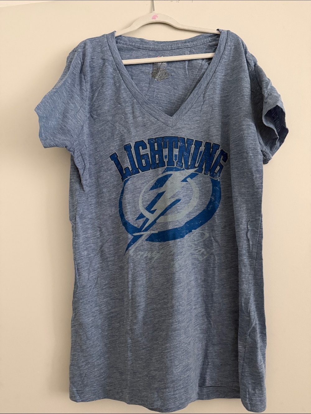 Tampa Bay Lightning V-Neck size XL